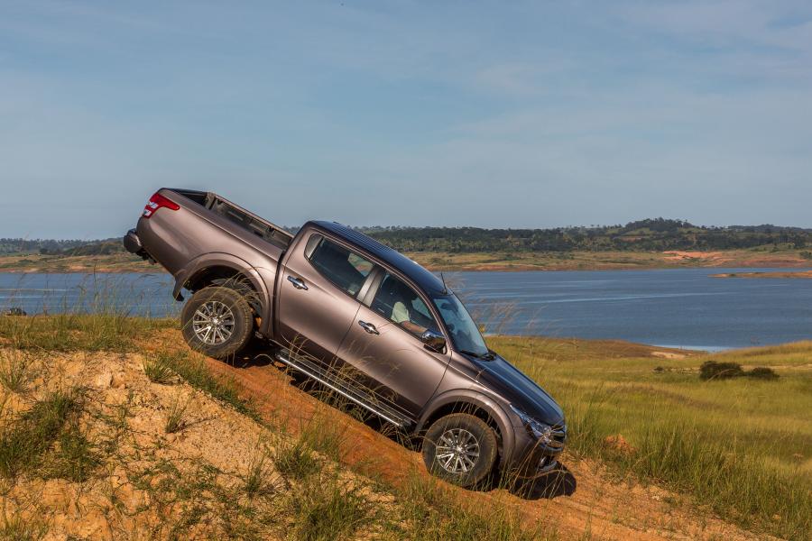  Mitsubishi L200 Triton Sport HPE-S 2018 года  (LA) (фото 25 из 33)